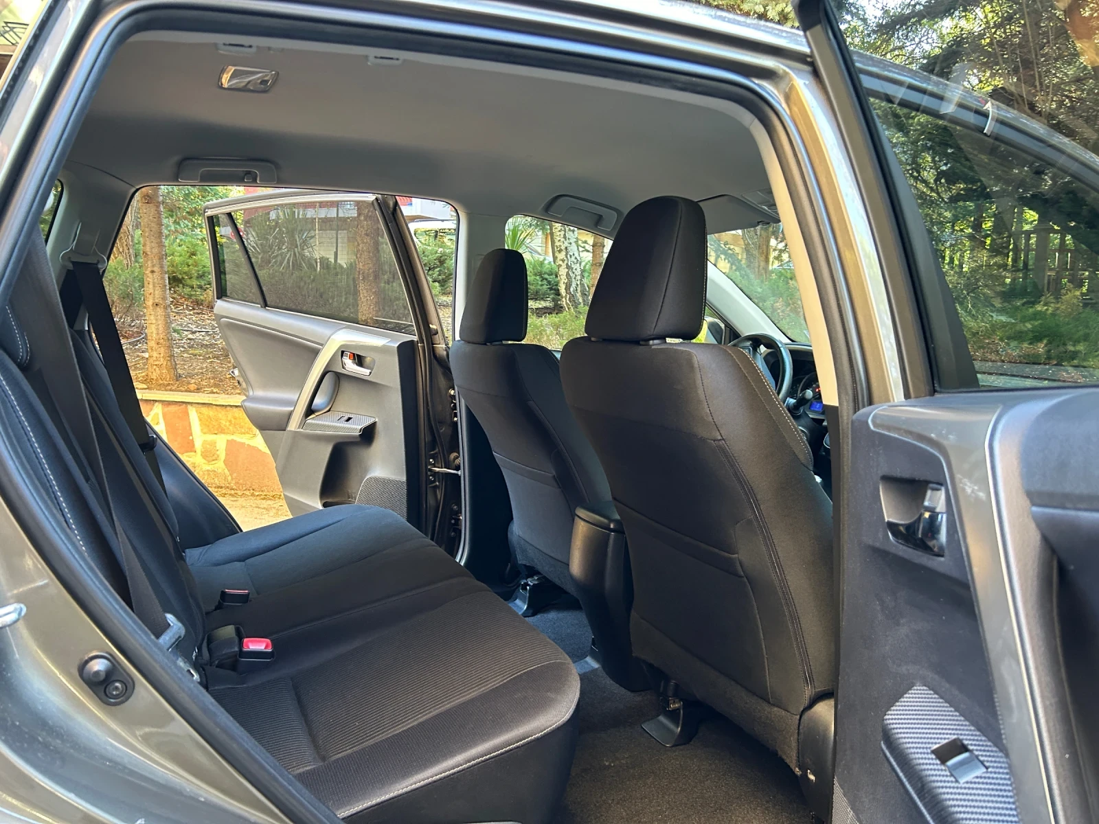 Toyota Rav4 2, 2 D-4D, 4X4, 189 600км, ПЪЛНА СЕРВИЗНА ИСТОРИЯ  - изображение 6