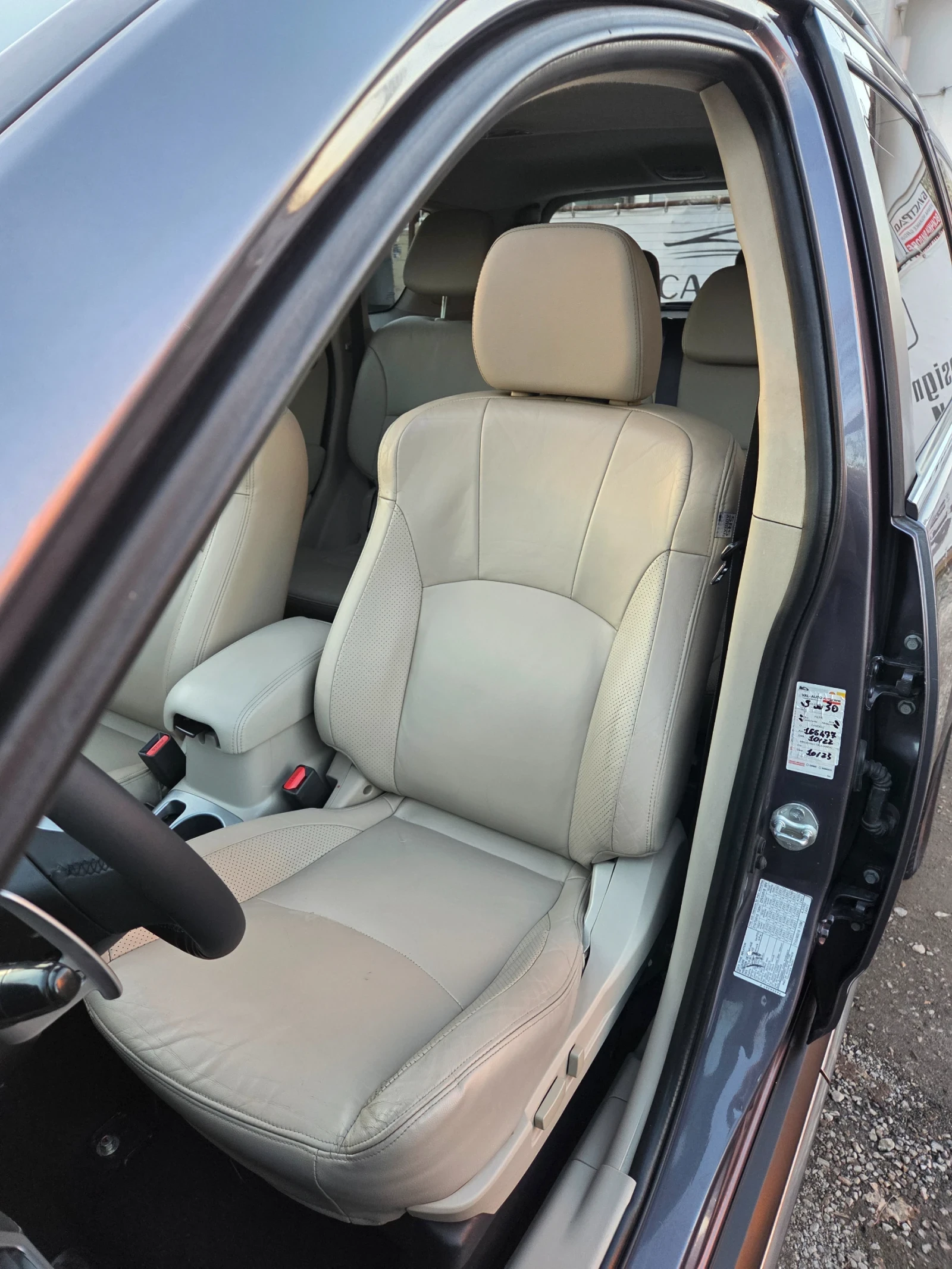 Mitsubishi Outlander 2.2DI-D 4X4-AUTOMAT - изображение 10