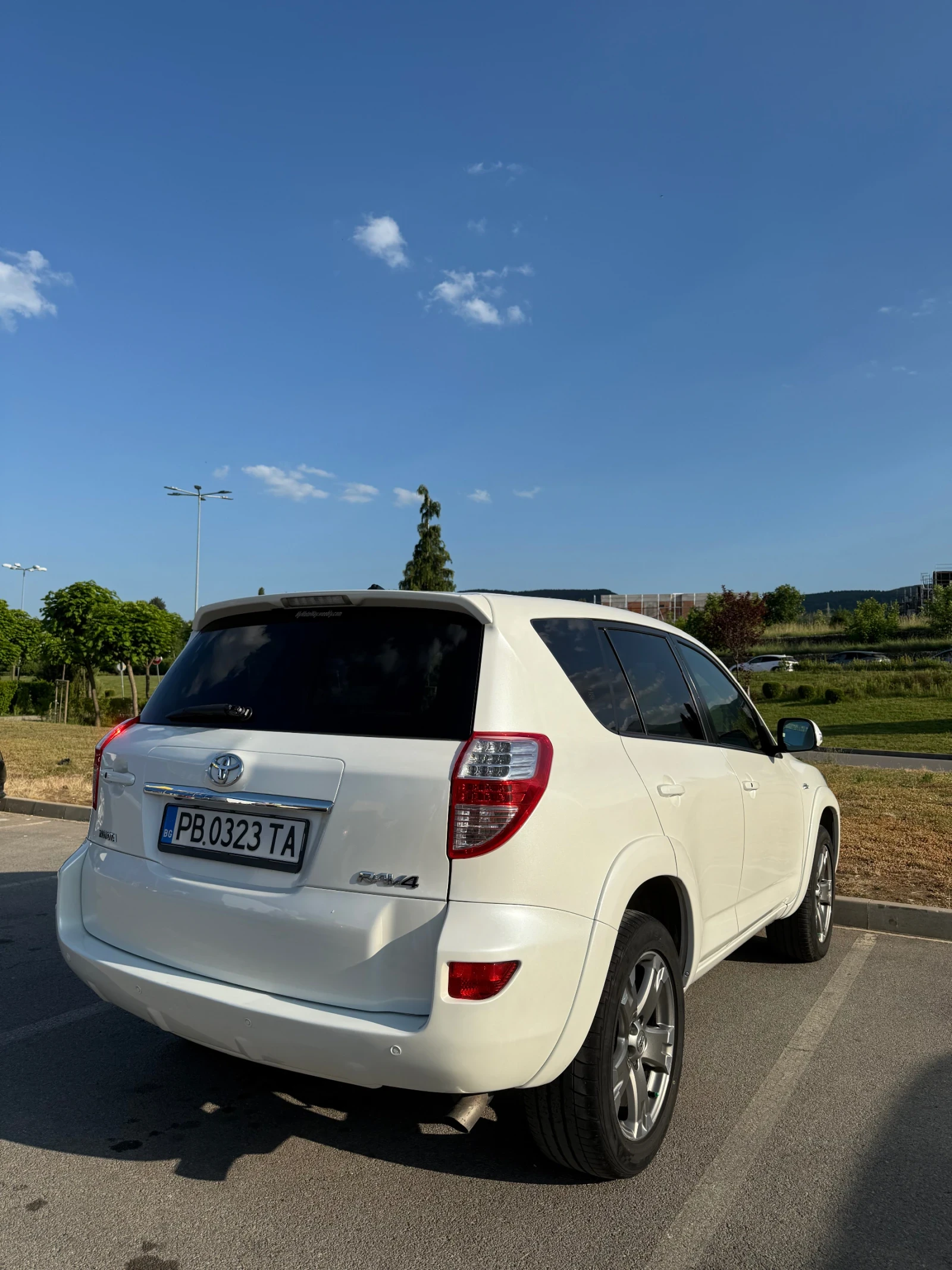 Toyota Rav4 Toyota RAV4 2.2 D-CAT 4x4, снимка 3 - Автомобили и джипове - 53819123