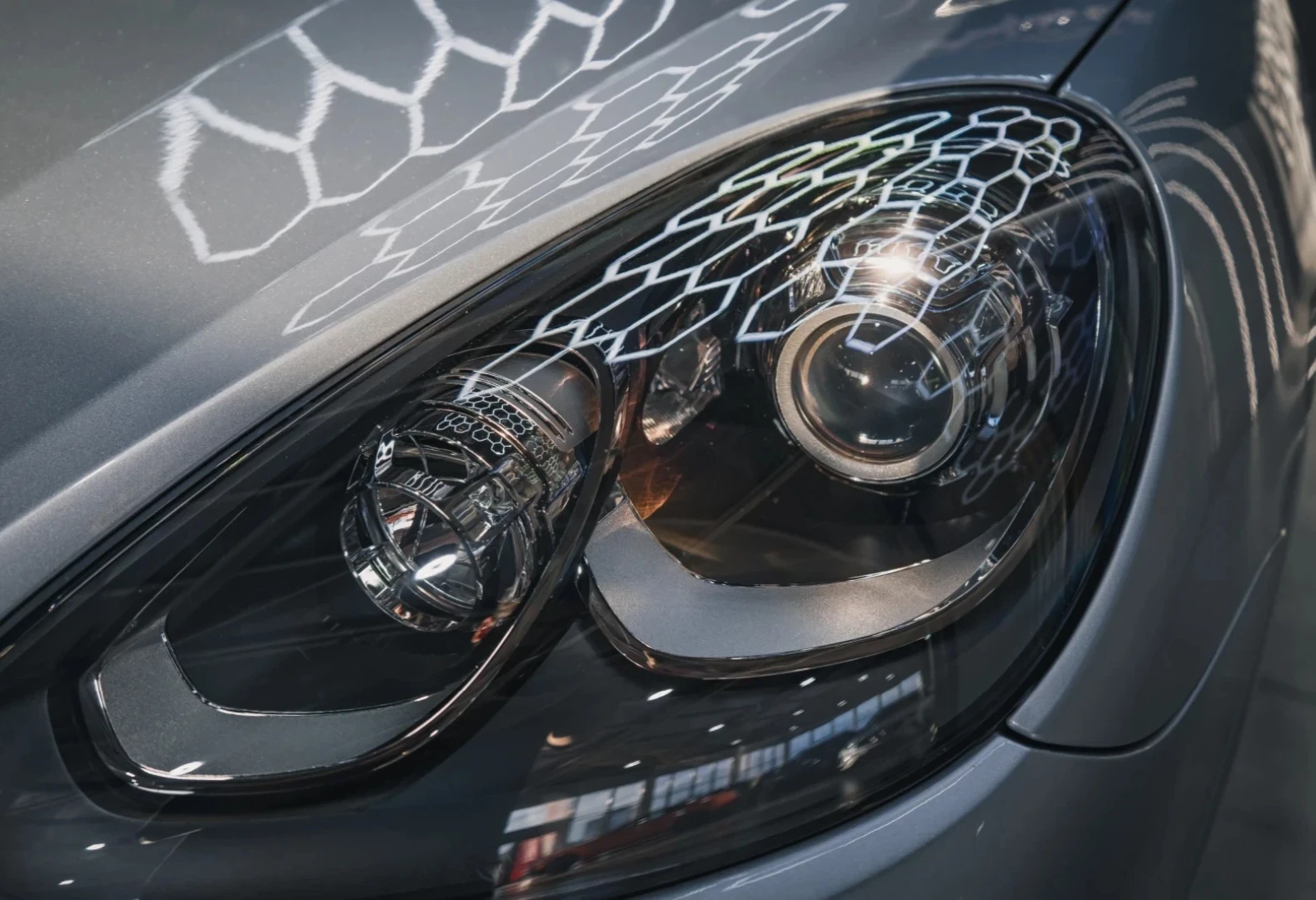 Porsche Cayenne Platinum Edition, Sport Chrono, GTS Pack, снимка 16 - Автомобили и джипове - 54035891