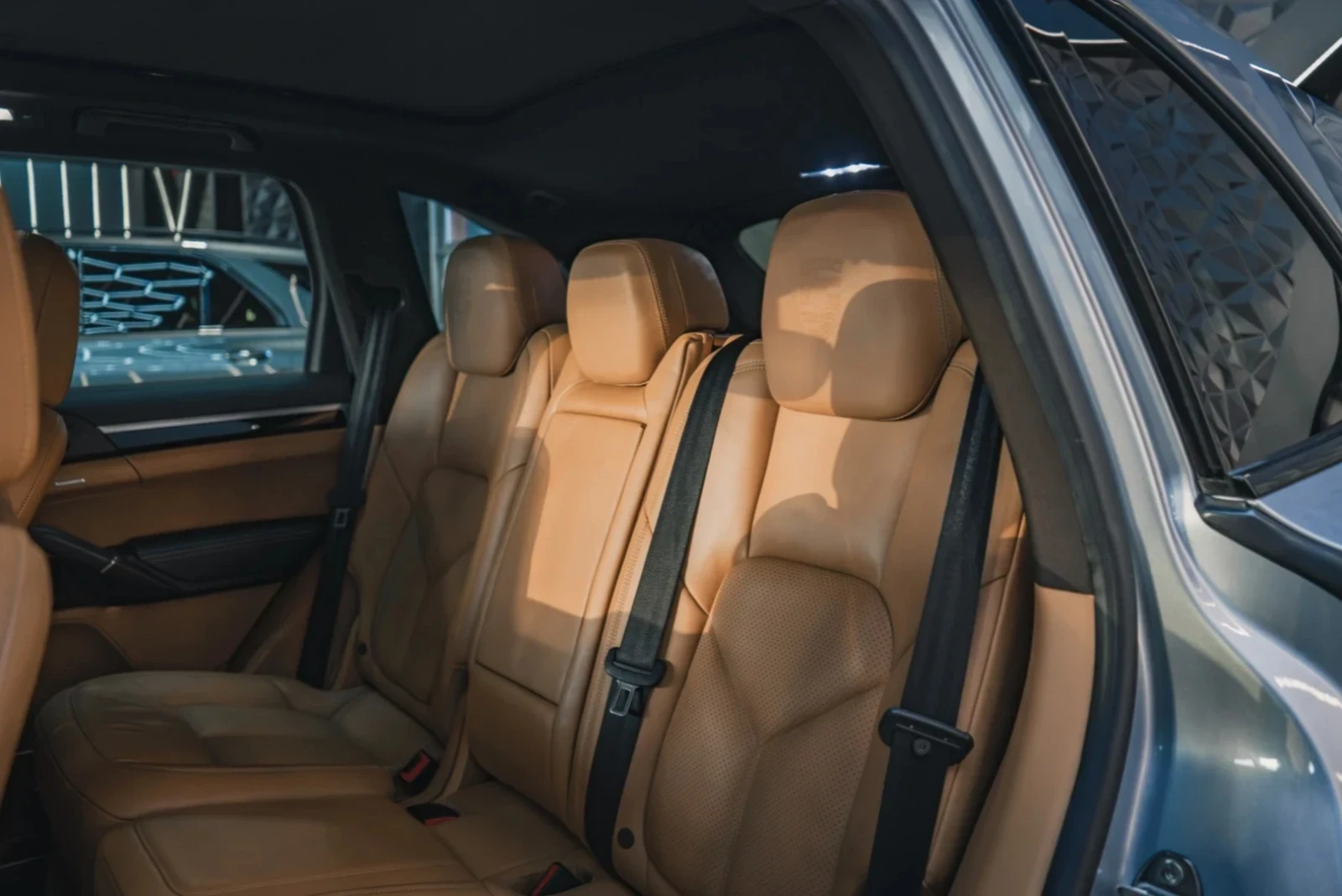 Porsche Cayenne Platinum Edition, Sport Chrono, GTS Pack, снимка 8 - Автомобили и джипове - 54035891