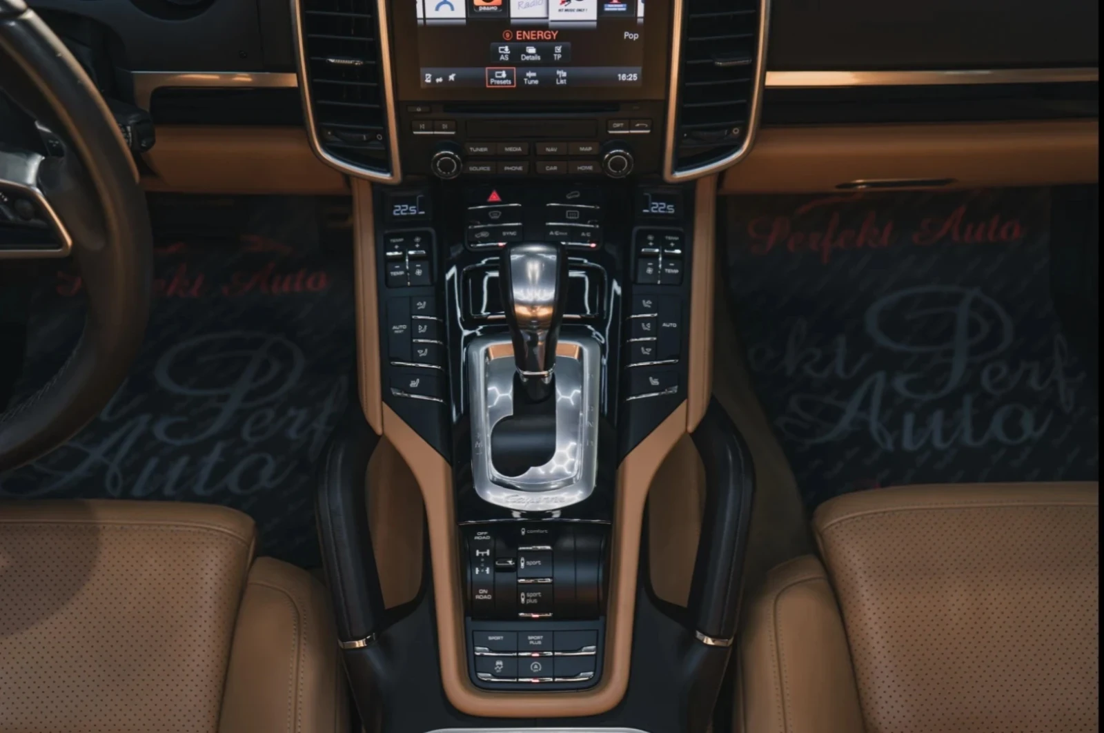 Porsche Cayenne Platinum Edition, Sport Chrono, GTS Pack, снимка 7 - Автомобили и джипове - 54035891