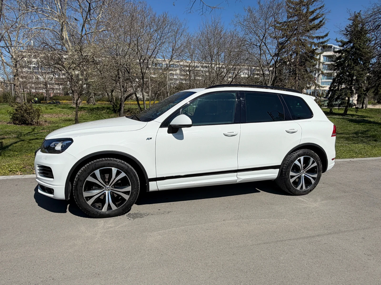 VW Touareg R LINE FULL , снимка 2 - Автомобили и джипове - 54140038