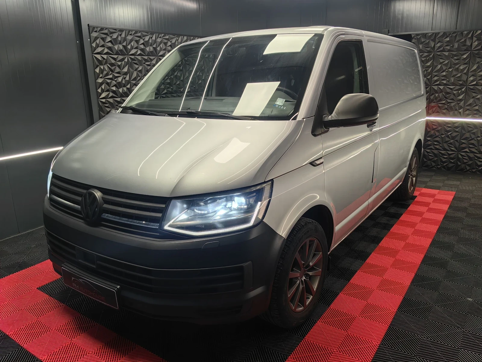 VW Transporter 2.0TDI BLUEMOTION/ПОДГРЕВ/НАВИ/МУЛТИ/ПЕРФЕКТЕН - изображение 2