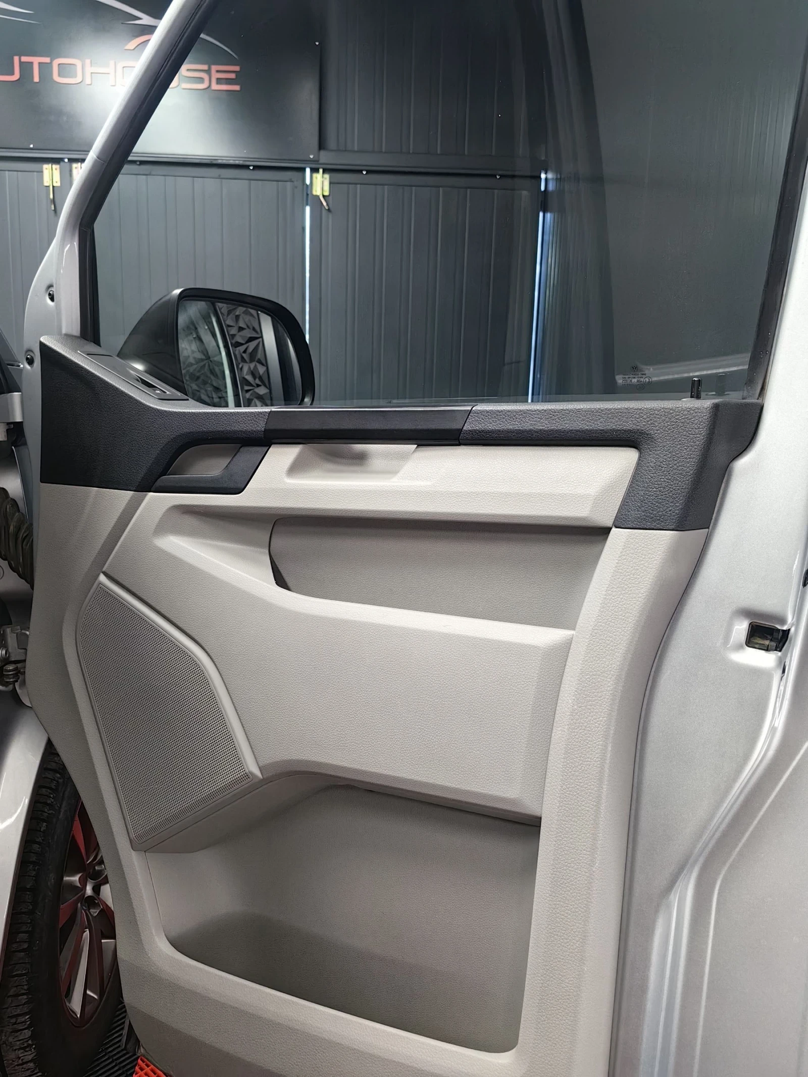 VW Transporter 2.0TDI BLUEMOTION/ПОДГРЕВ/НАВИ/МУЛТИ/ПЕРФЕКТЕН - изображение 8