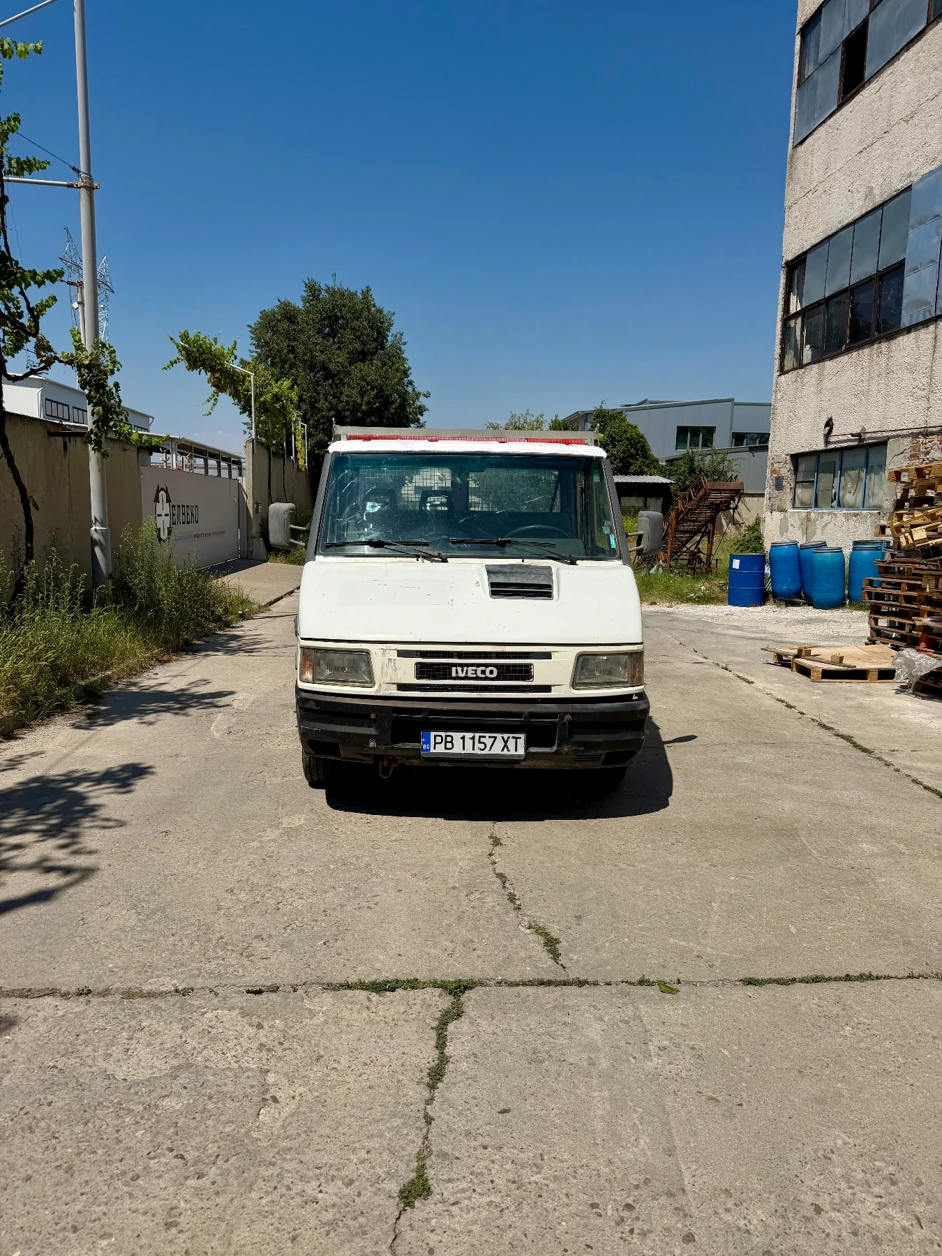 Iveco Daily Самосвал, 7 места, снимка 2 - Бусове и автобуси - 55541155
