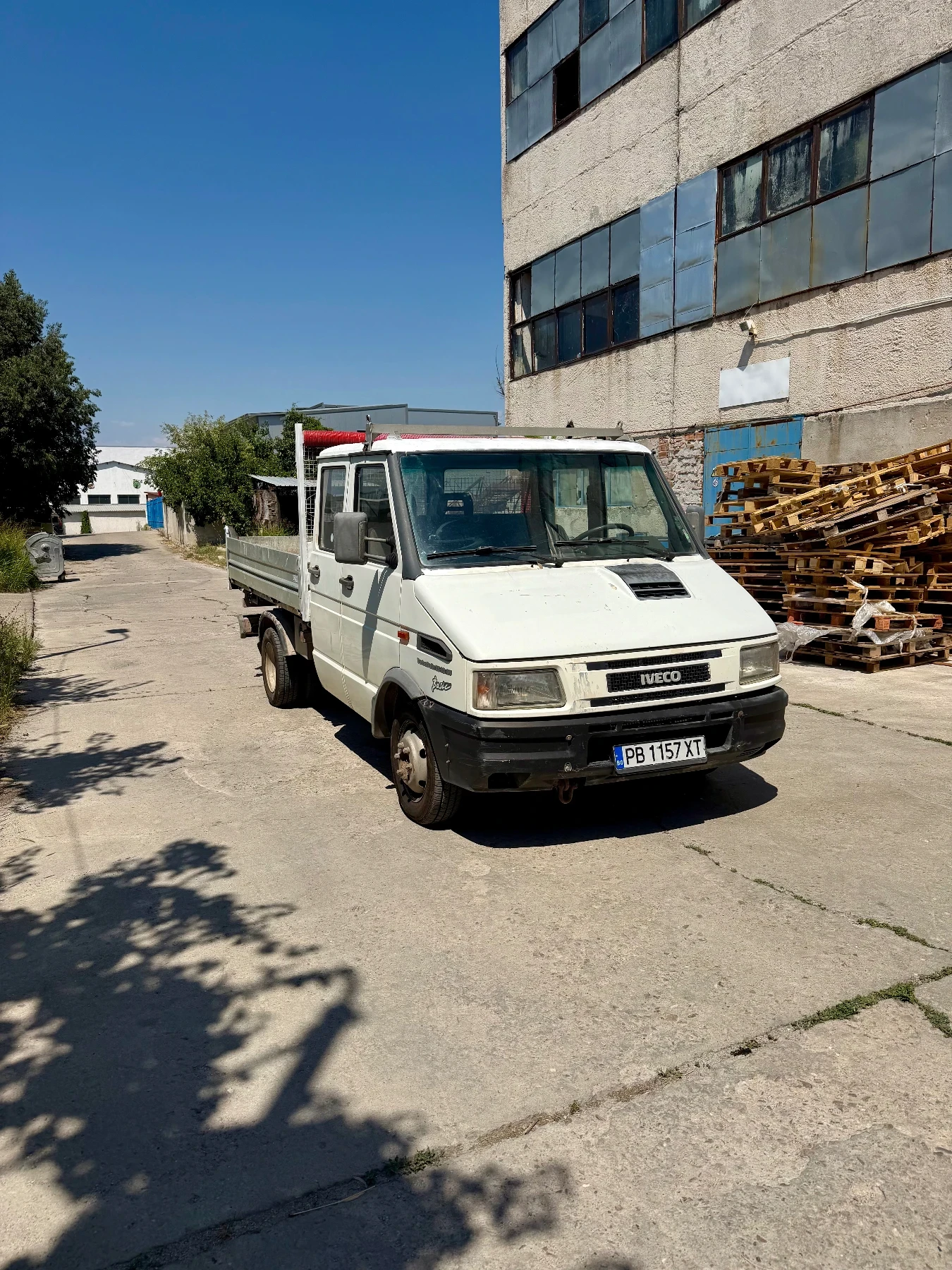 Iveco Daily Самосвал, 7 места, снимка 3 - Бусове и автобуси - 55541155