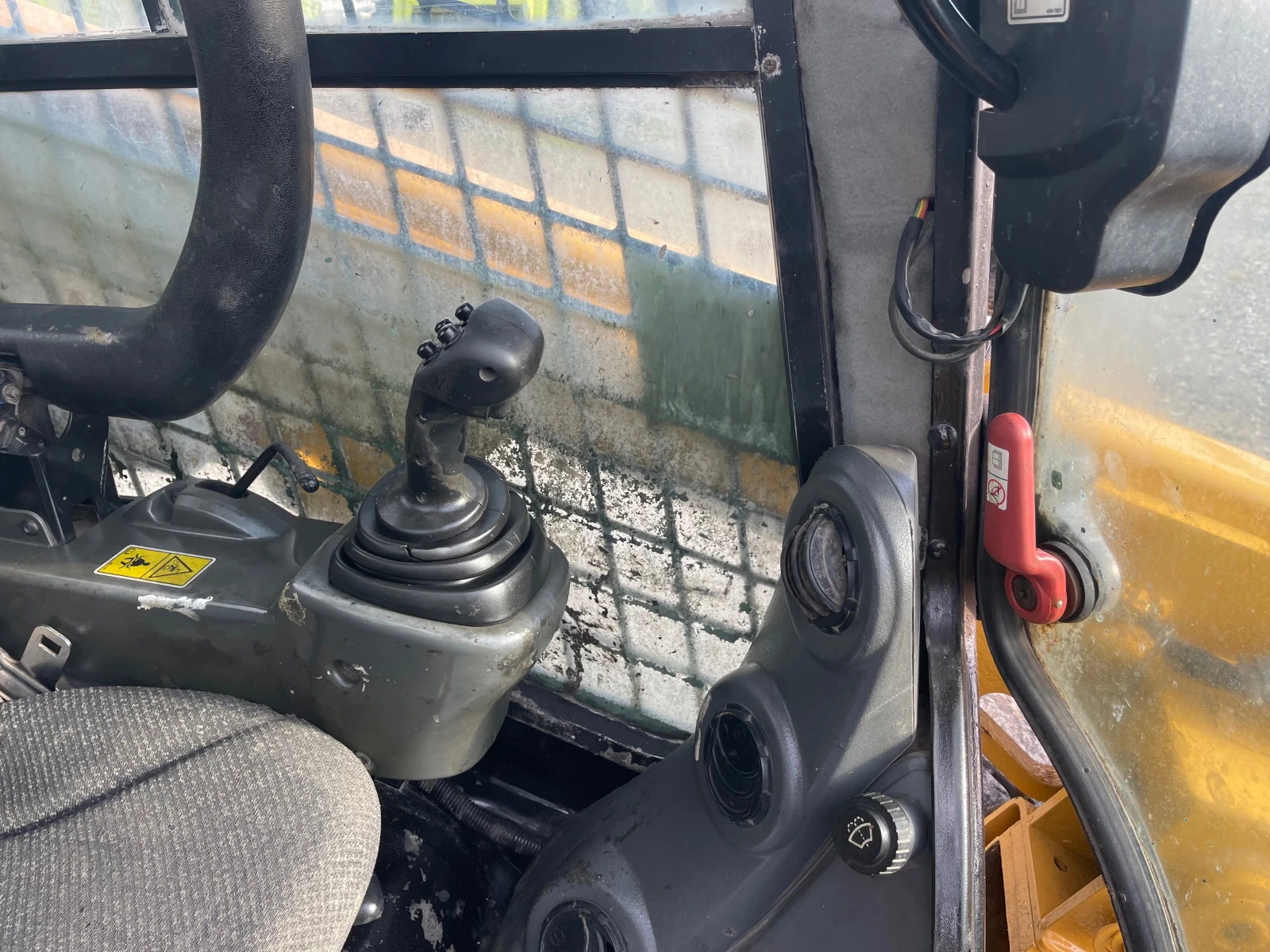    Cat 246 D +   | Mobile.bg   12