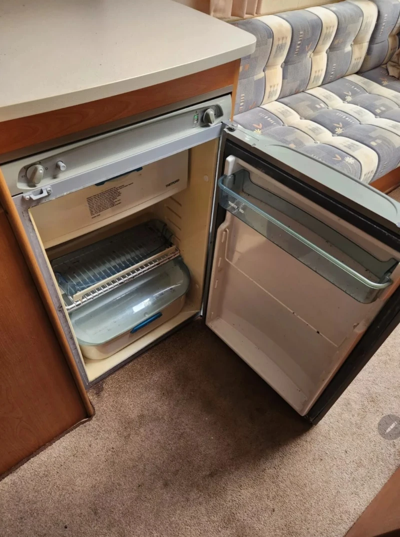 Каравана Bailey 550/6, снимка 11 - Каравани и кемпери - 49765895