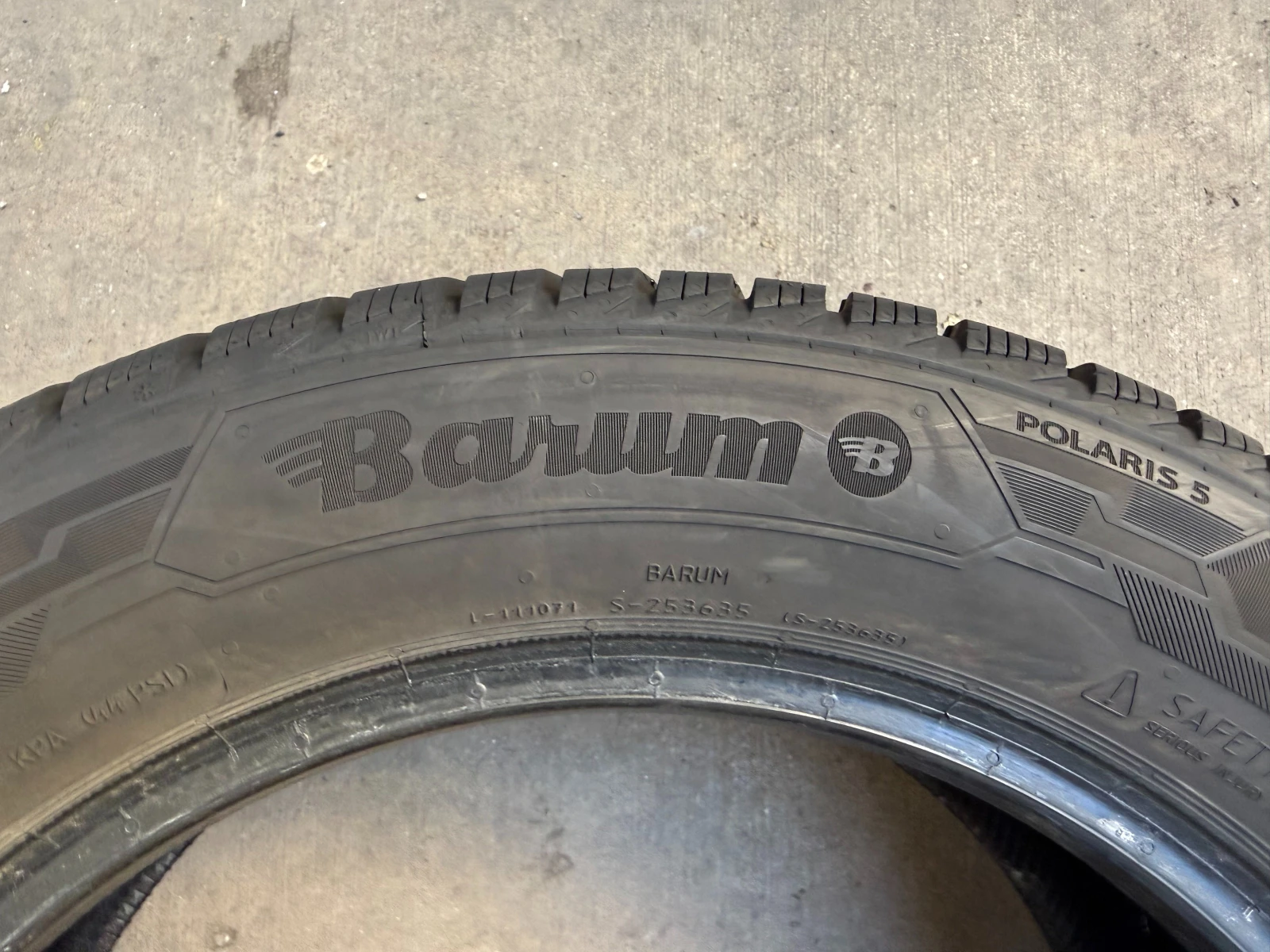 Гуми Зимни 205/55R16, снимка 5 - Гуми и джанти - 55977821