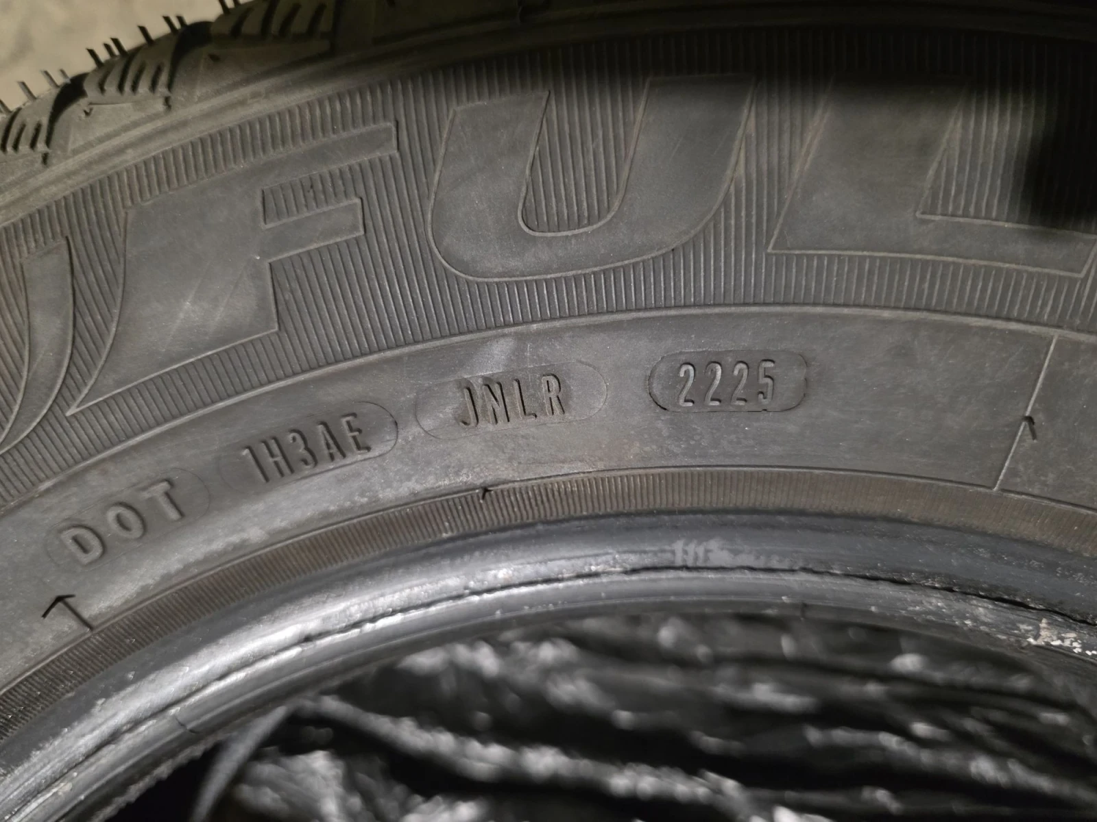 Гуми Зимни 195/65R15, снимка 5 - Гуми и джанти - 56293061