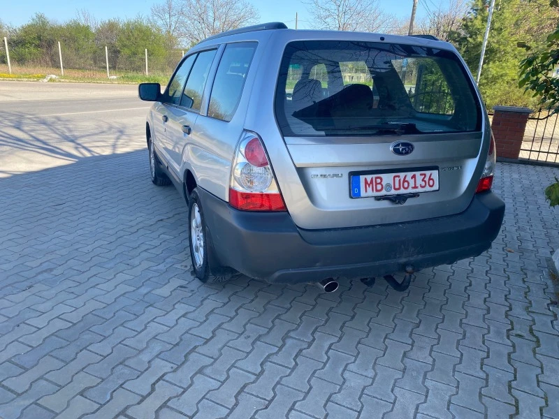 Subaru Forester 2.0i+ газ, снимка 3 - Автомобили и джипове - 45031158