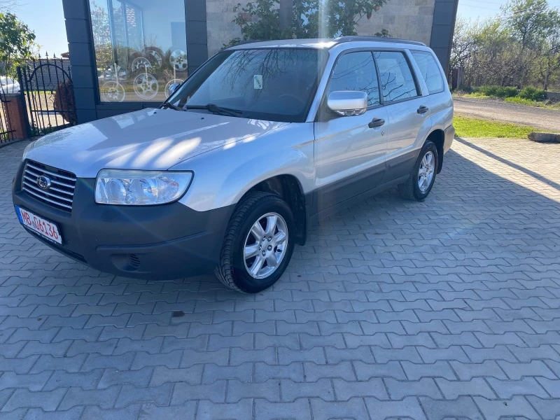 Subaru Forester 2.0i+ газ, снимка 1 - Автомобили и джипове - 45031158