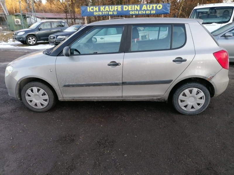 Skoda Fabia 1.2i, снимка 3 - Автомобили и джипове - 45037667