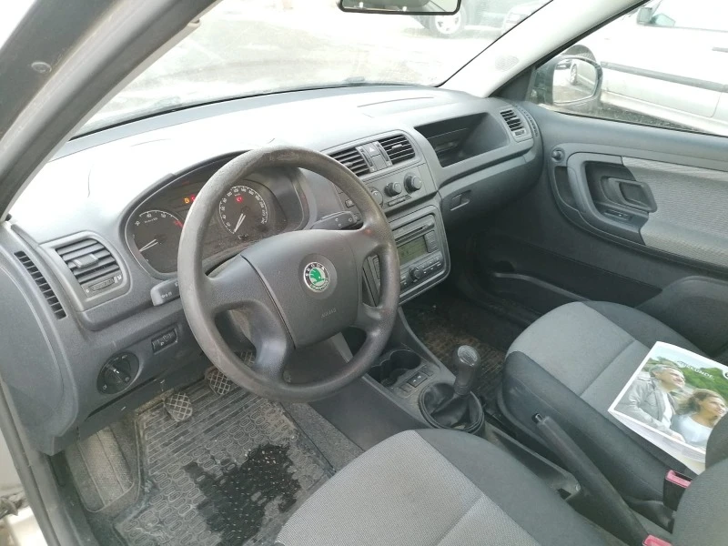 Skoda Fabia 1.2i, снимка 5 - Автомобили и джипове - 45037667