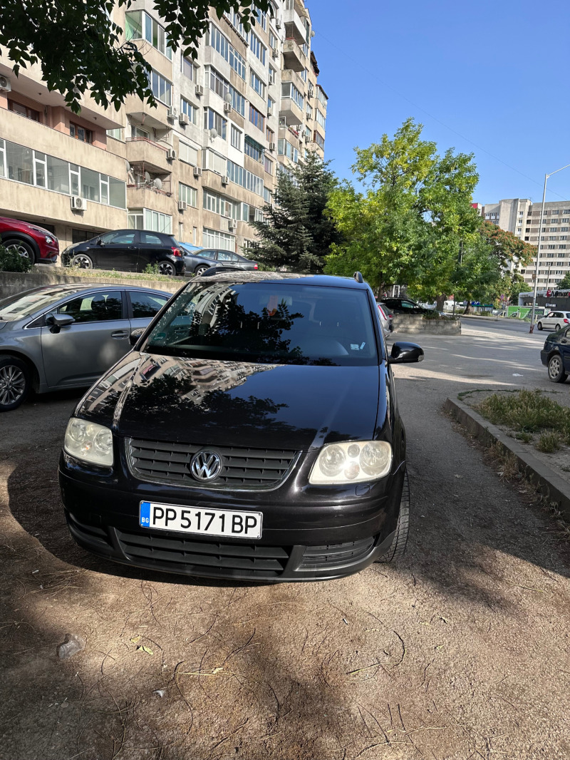 VW Touran, снимка 3 - Автомобили и джипове - 46306564