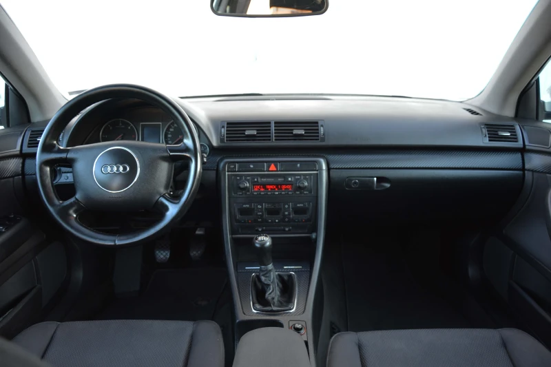 Audi A4 1.9 TDI 131кс. 6 скорости с винетка и гражданска , снимка 11 - Автомобили и джипове - 47440133