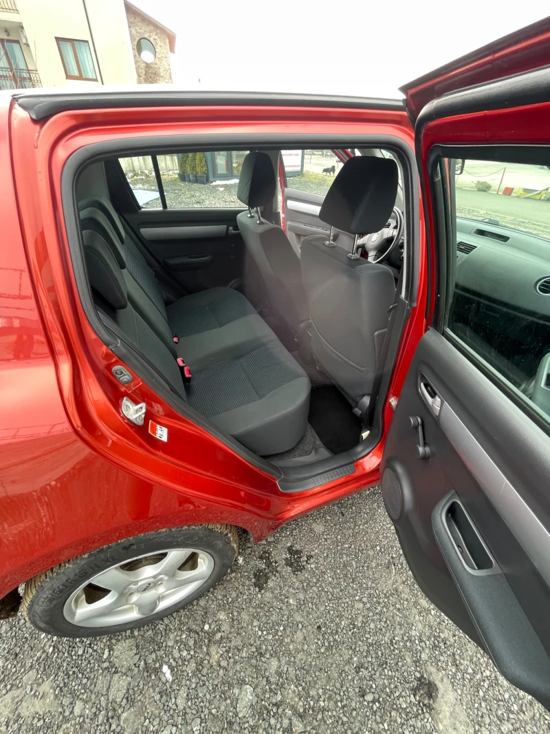 Suzuki Swift 1.3i, снимка 11 - Автомобили и джипове - 49285513