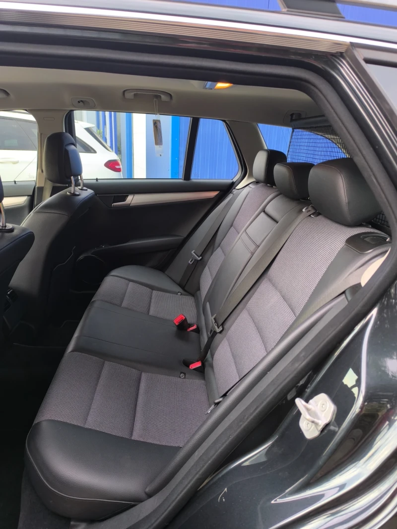 Mercedes-Benz C 180 C180 CGI, снимка 12 - Автомобили и джипове - 51023444