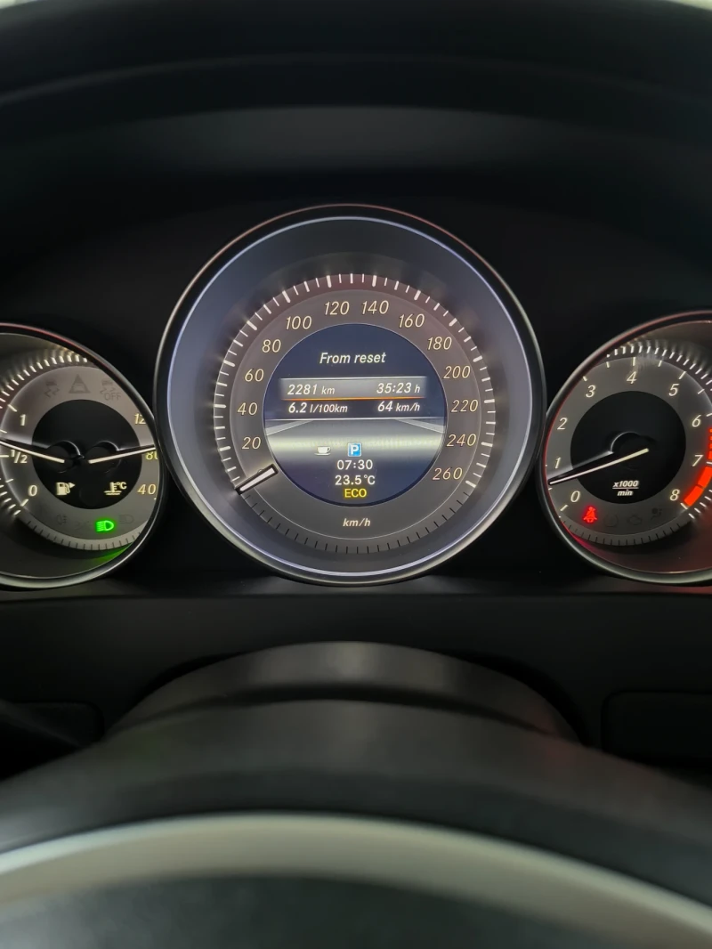 Mercedes-Benz C 180 C180 CGI, снимка 7 - Автомобили и джипове - 51023444