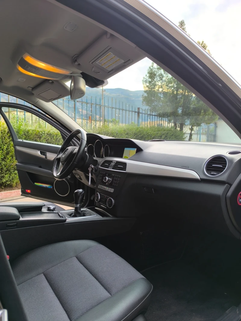 Mercedes-Benz C 180 C180 CGI, снимка 13 - Автомобили и джипове - 51023444