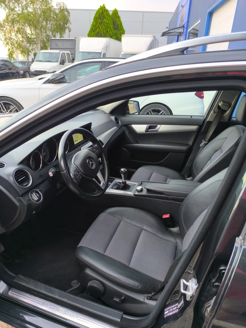 Mercedes-Benz C 180 C180 CGI, снимка 11 - Автомобили и джипове - 51023444