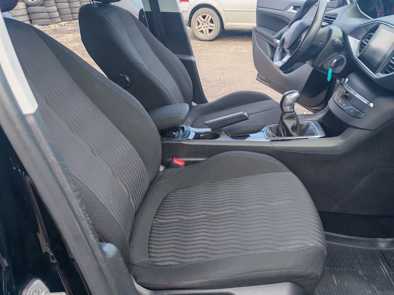 Peugeot 308 1.2i 2014G ХЕЧБЕК, снимка 13 - Автомобили и джипове - 53117043