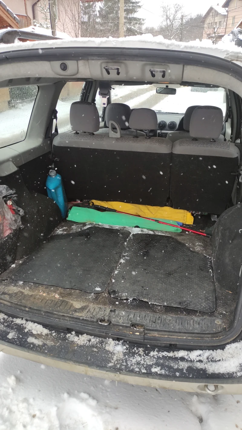 Dacia Logan 1.5DCI, снимка 4 - Автомобили и джипове - 53571589