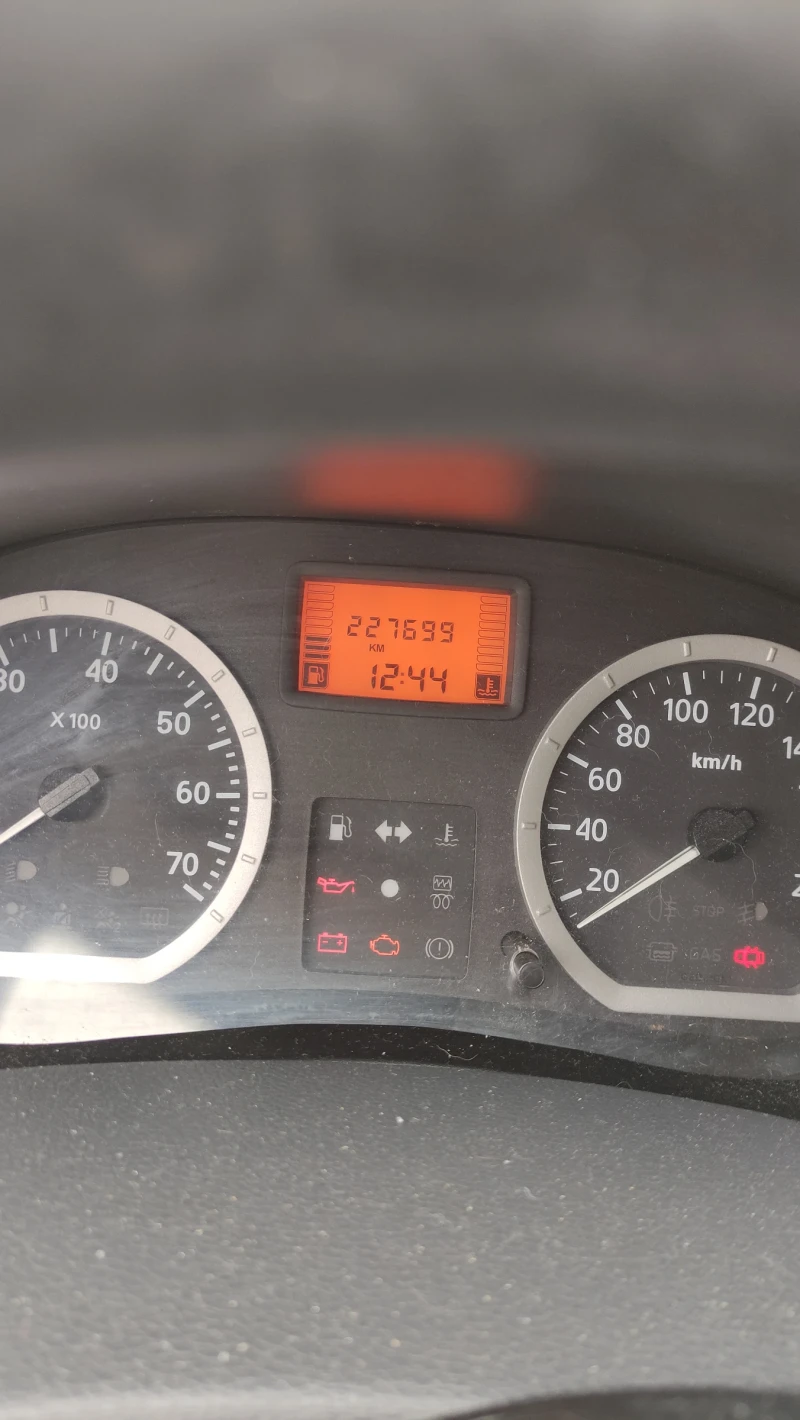 Dacia Logan 1.5DCI, снимка 9 - Автомобили и джипове - 53571589