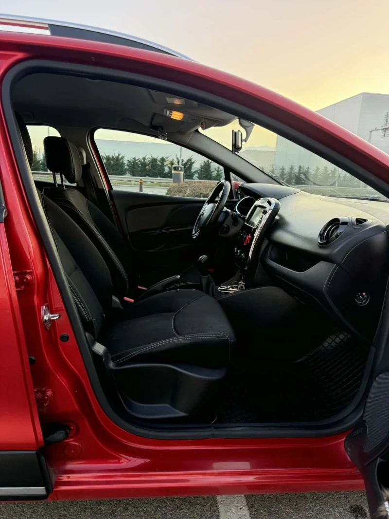 Renault Clio 1.5 dci, снимка 14 - Автомобили и джипове - 53589557