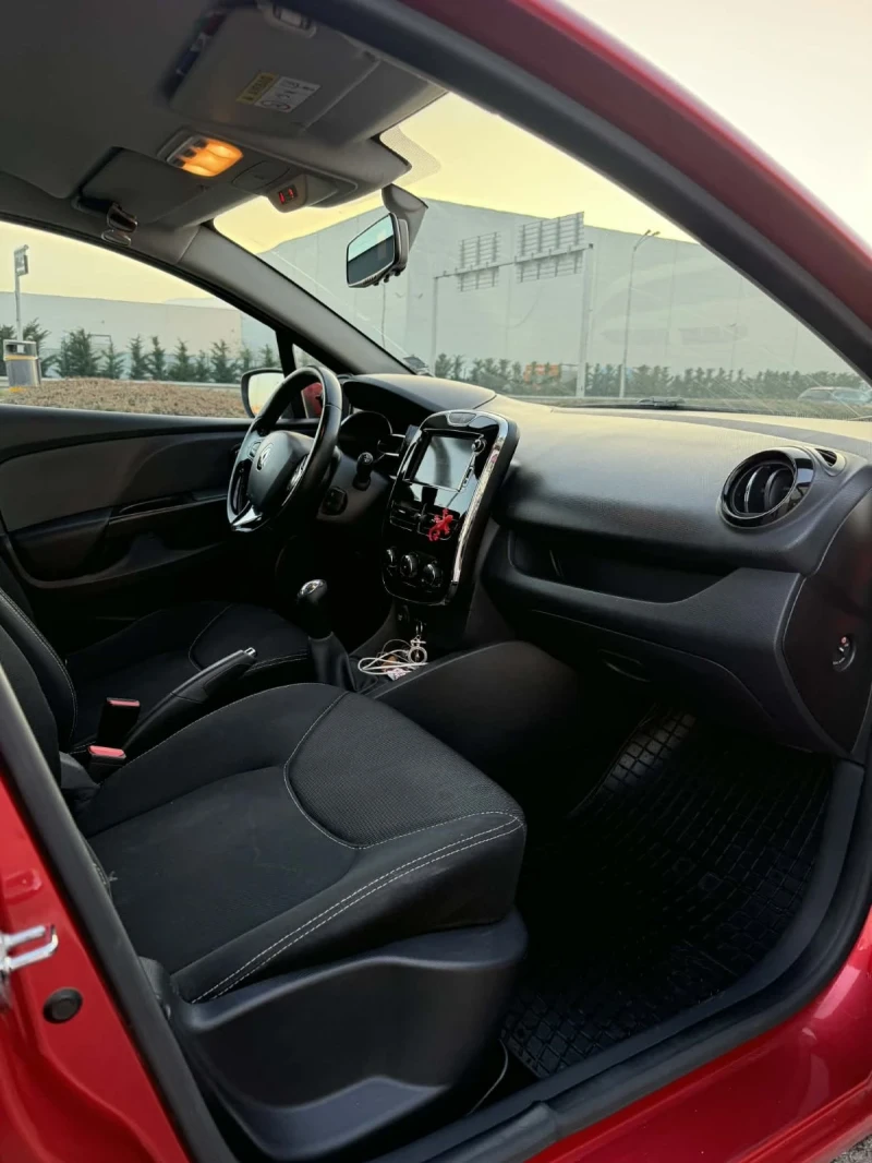 Renault Clio 1.5 dci, снимка 12 - Автомобили и джипове - 53589557