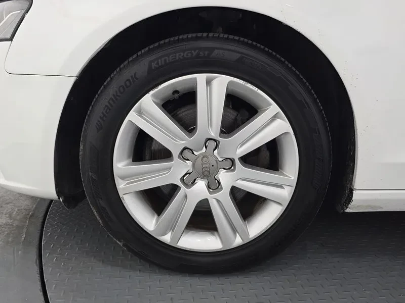 Audi A4 2.0 Tdi, снимка 9 - Автомобили и джипове - 55896499