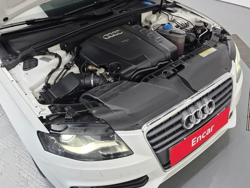 Audi A4 2.0 Tdi, снимка 12 - Автомобили и джипове - 55896499