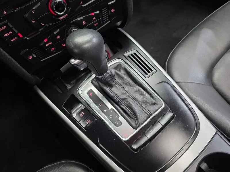 Audi A4 2.0 Tdi, снимка 17 - Автомобили и джипове - 55896499