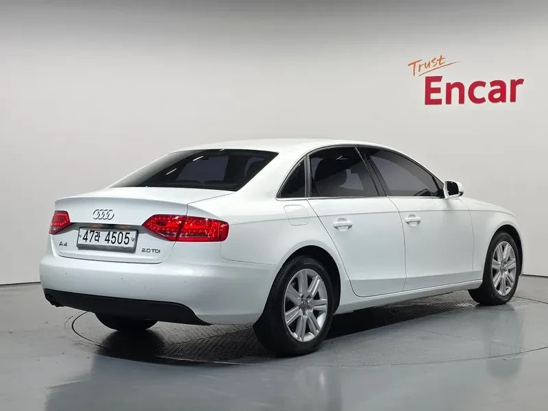Audi A4 2.0 Tdi, снимка 3 - Автомобили и джипове - 55896499