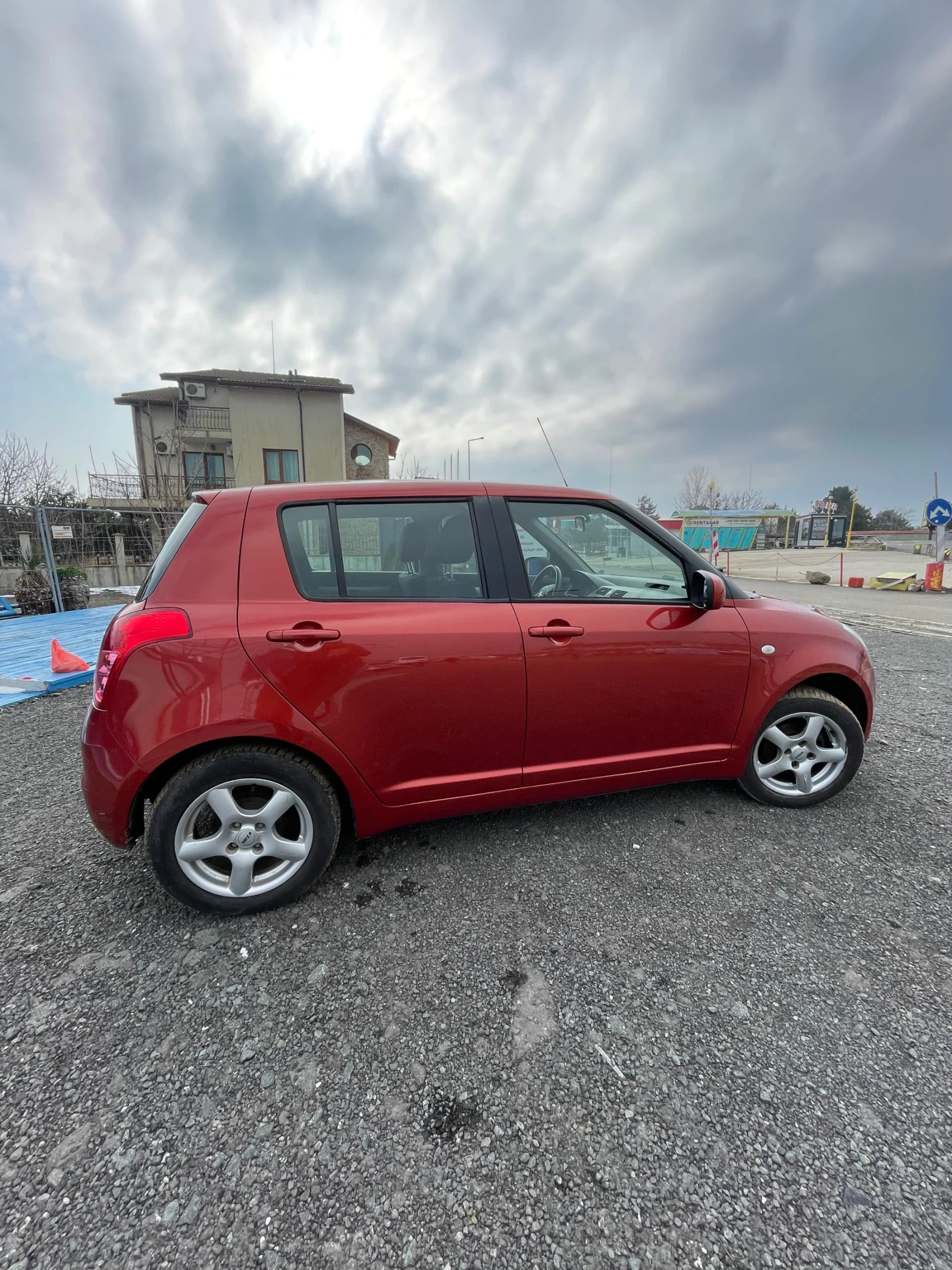 Suzuki Swift 1.3i - изображение 6