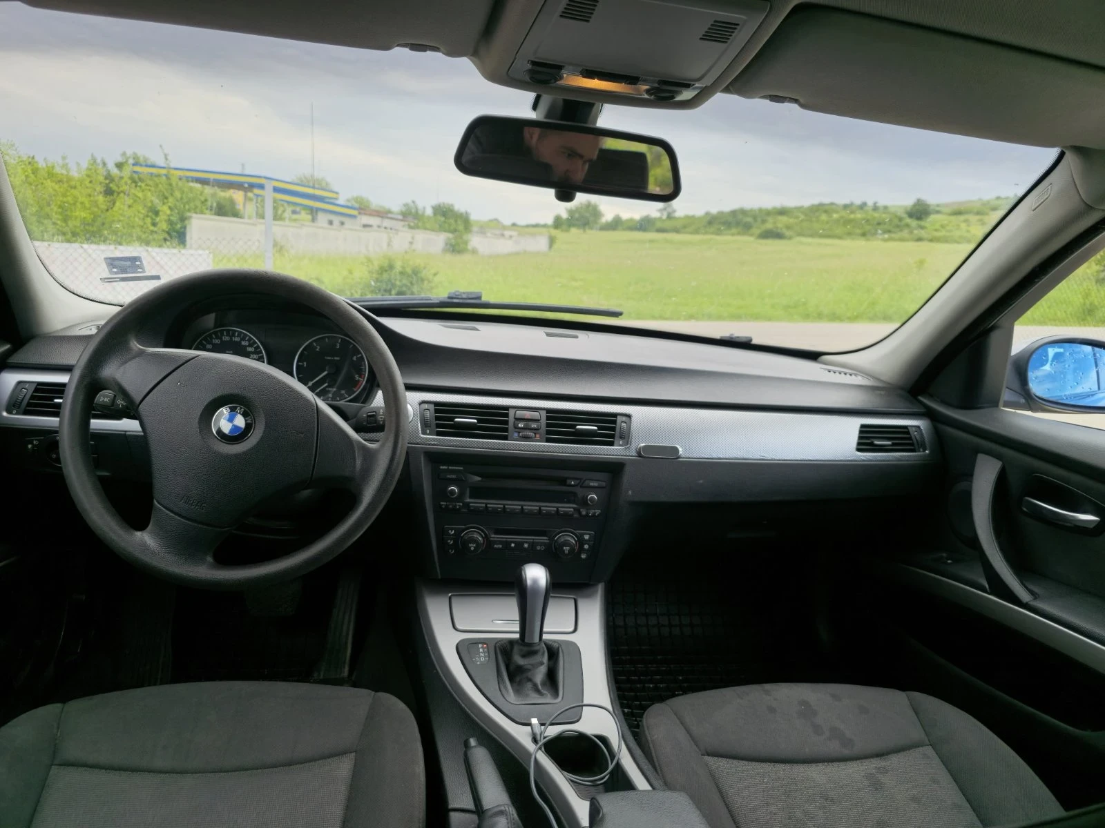 BMW 320 2.0 163к.с - изображение 7