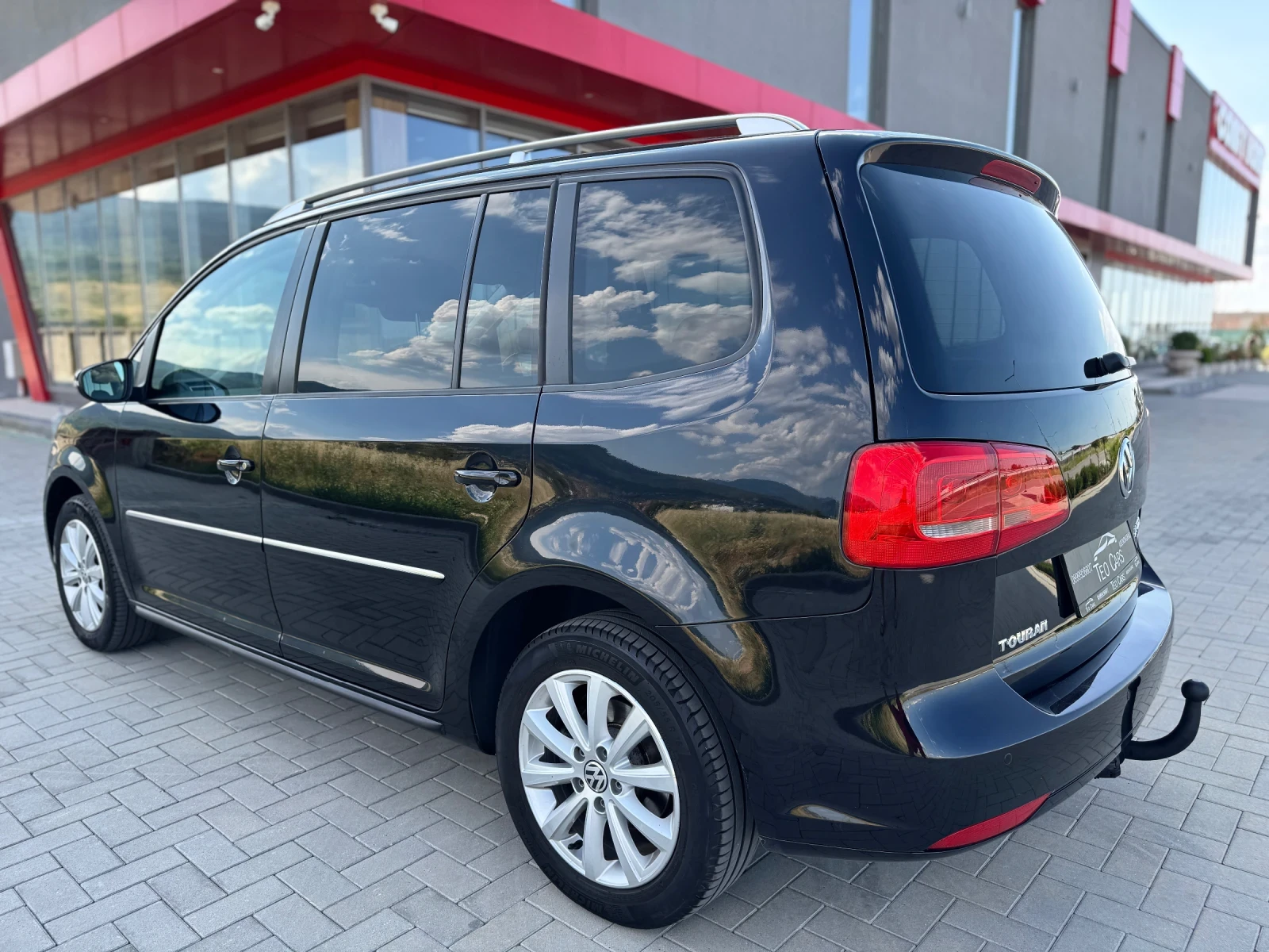 VW Touran 2.0 TDI / 6+ 1 / HIGHLINE / NAVI / PODGREV /PECHKA - изображение 6