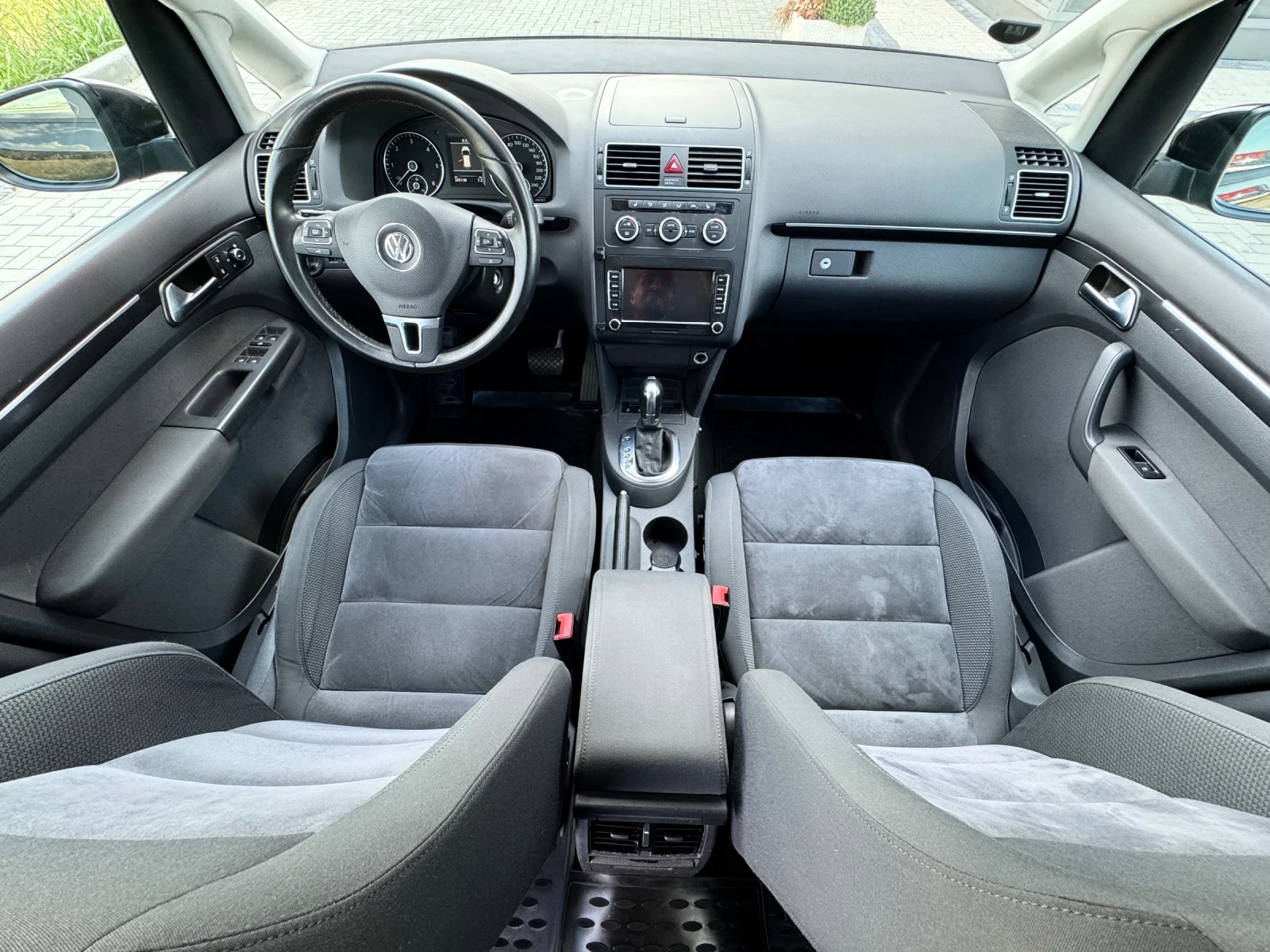 VW Touran 2.0 TDI / 6+ 1 / HIGHLINE / NAVI / PODGREV /PECHKA - изображение 9