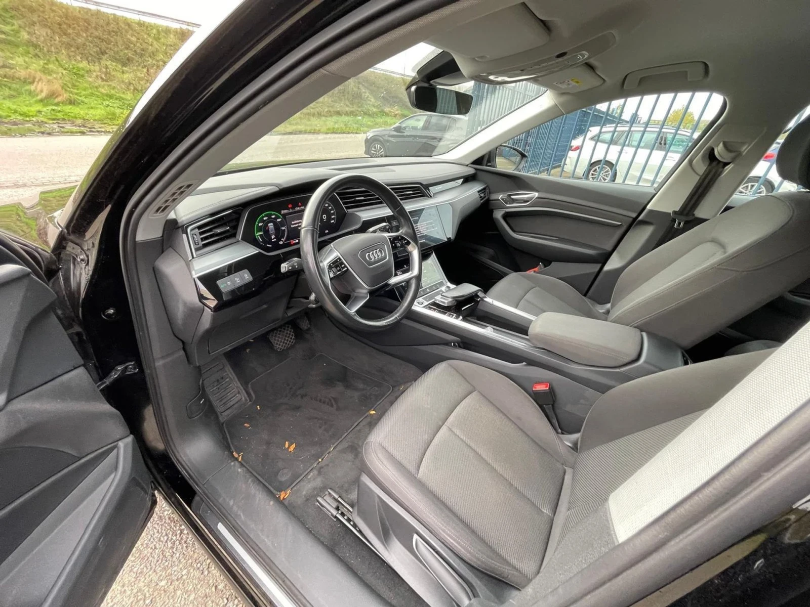 Audi E-Tron 50 - 71kW 313 | Mobile.bg   17