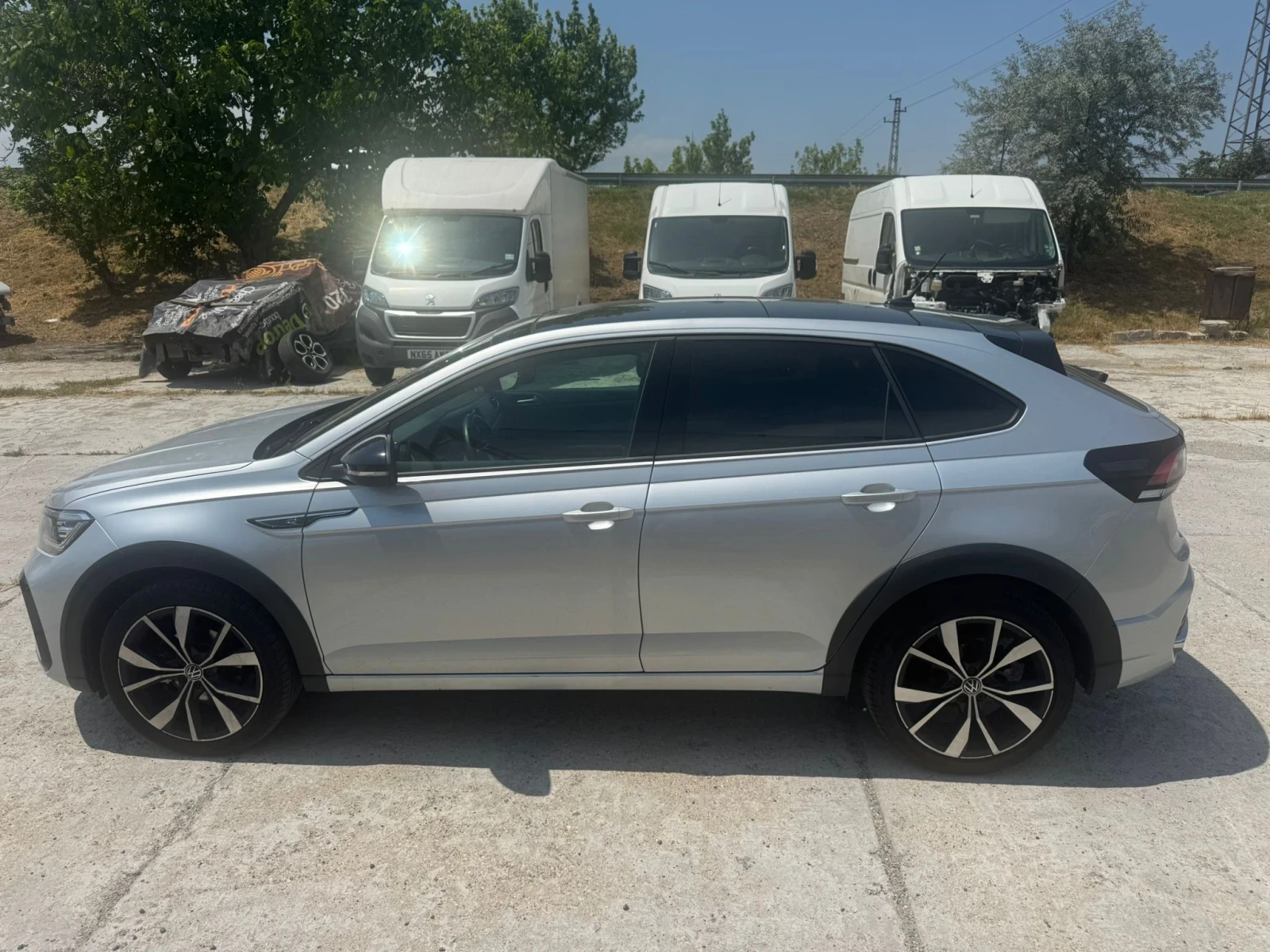 VW Taigo  /// R Line /// 1.5  - изображение 6