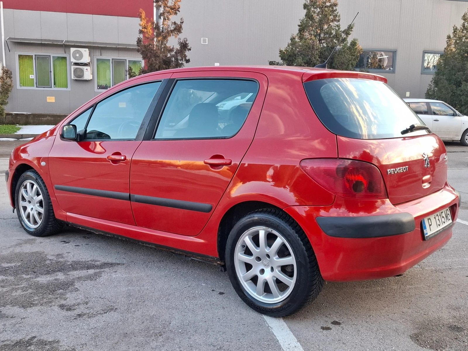 Peugeot 307 2.0HDI * РЕГИСТРИРАН * КЛИМАТИК *  - изображение 4