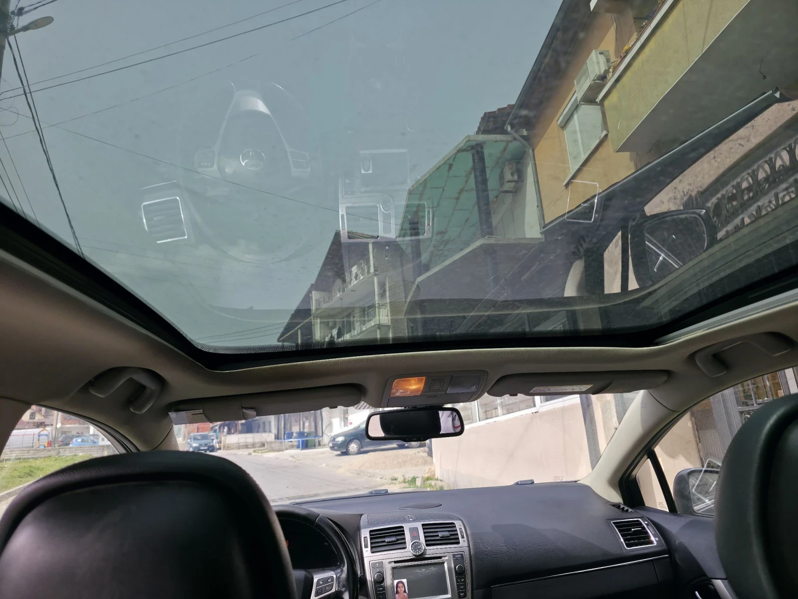 Toyota Avensis 2.0 D4D, снимка 11 - Автомобили и джипове - 53904323