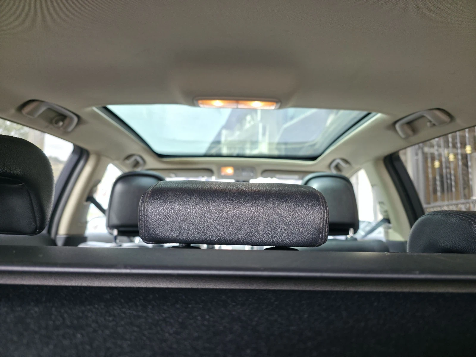 Toyota Avensis 2.0 D4D, снимка 12 - Автомобили и джипове - 53904323