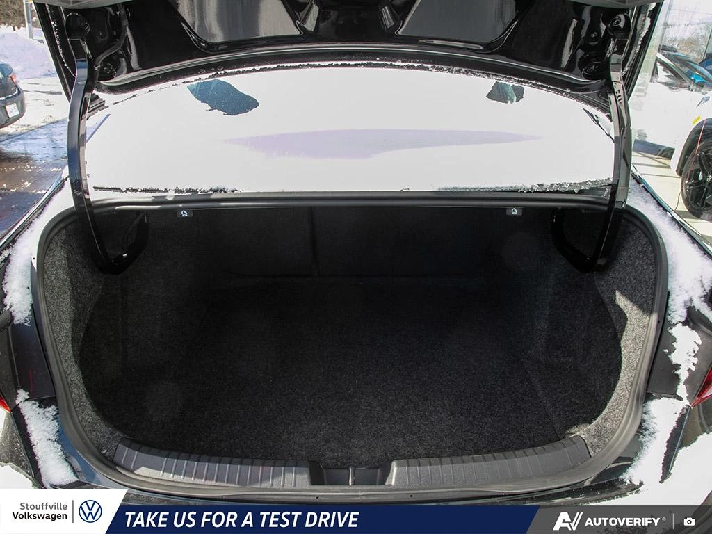 VW Jetta 1.5T Trendline FWD АвтоКредит  (ЦЕНА ДО БГ), снимка 5 - Автомобили и джипове - 53991045