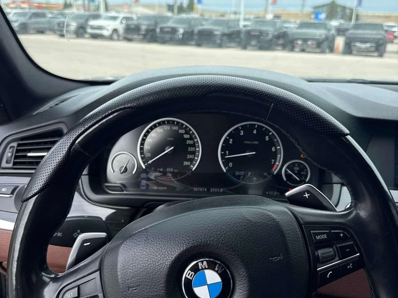 BMW 535 XDRIVE35I * FULL M PACK* ПОДГРЕВИ* КАМЕРА* ШИБЕДАХ, снимка 8 - Автомобили и джипове - 54577409