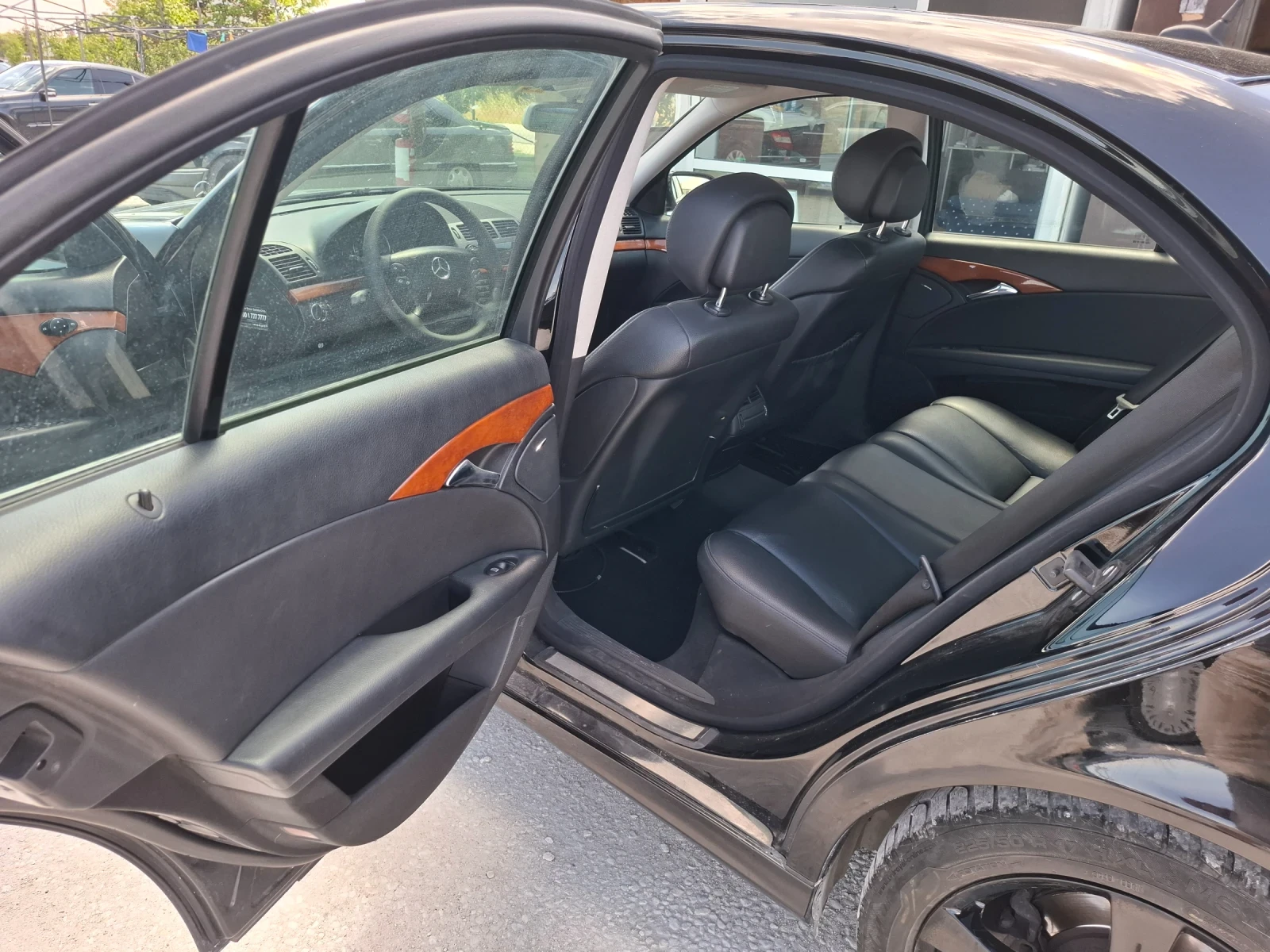 Mercedes-Benz E 220 2.2 CDI, снимка 10 - Автомобили и джипове - 54710955