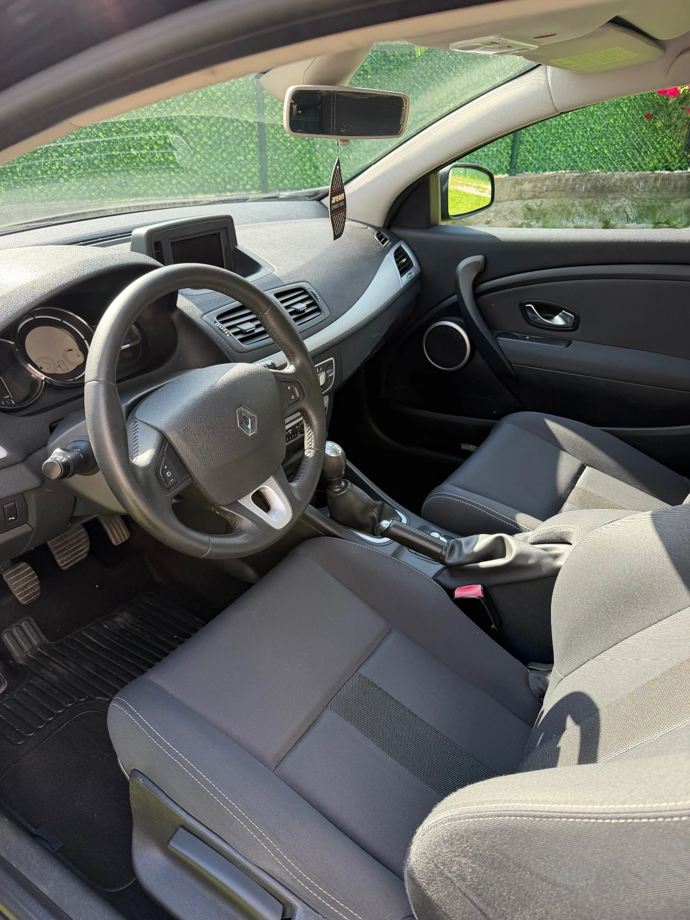 Renault Megane 1.9dCi, снимка 12 - Автомобили и джипове - 54917956