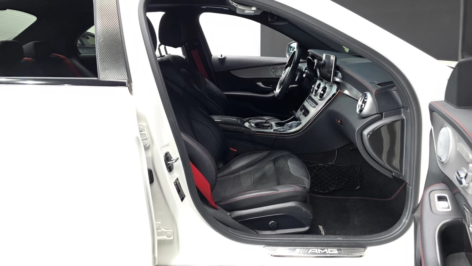 Mercedes-Benz C 43 AMG 2018* HEAD-UP* LED* KEYLESS* ALCANTARA* КРАЙНА ЦЕН, снимка 14 - Автомобили и джипове - 55126929