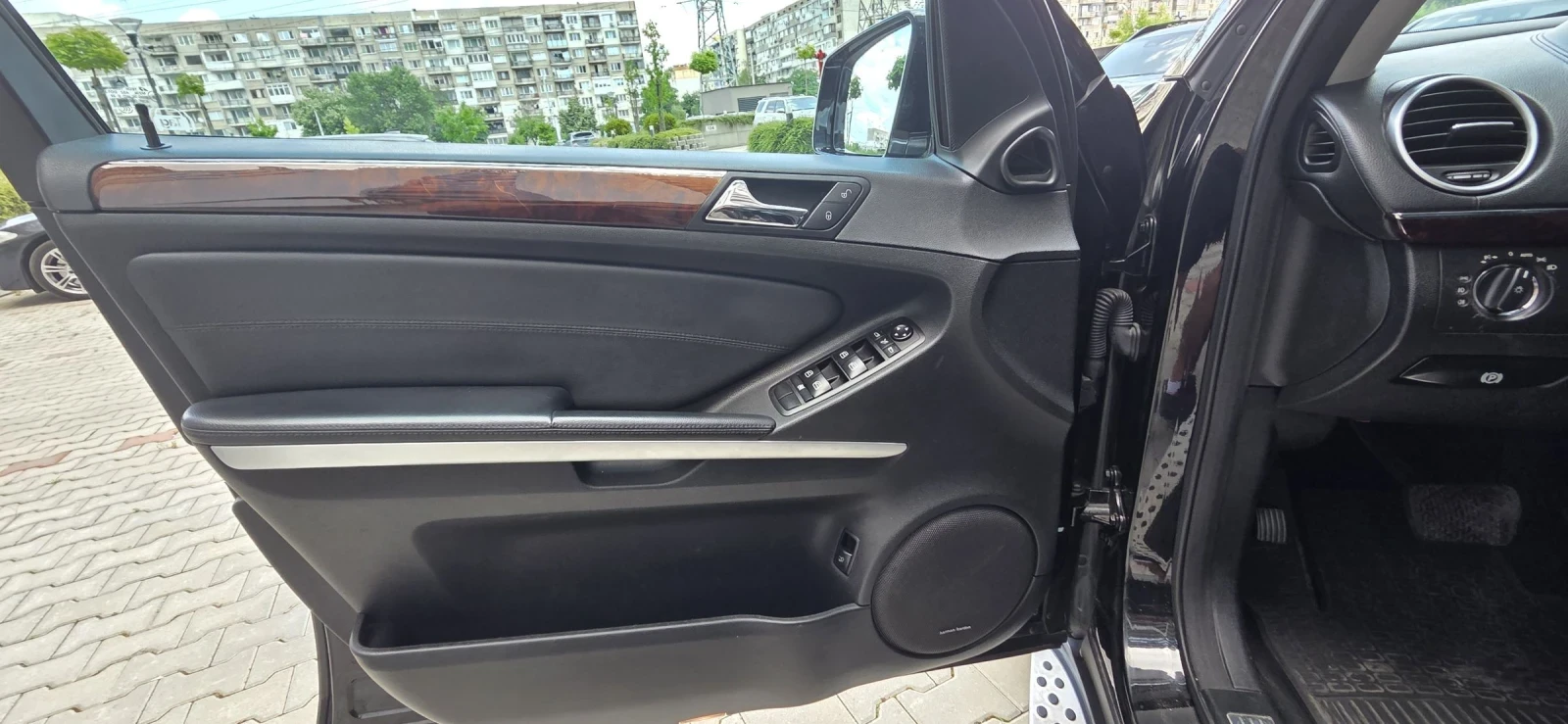 Mercedes-Benz ML 550 ???СПЕШНА ПРОДАЖБА???, снимка 11 - Автомобили и джипове - 55178437